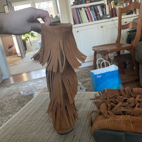 Brown Suede Minnetonka Fringe Boots (size 9 but they do have stretch to them) - Picture 2 of 6